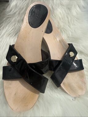 Gucci Black Patent Leather Cross-Band Wood Slide Mules